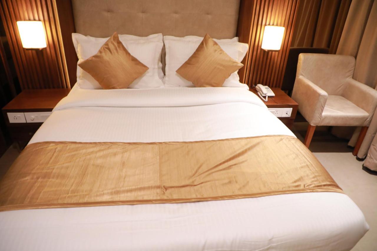 Magnet Hotel Kannur Buitenkant foto