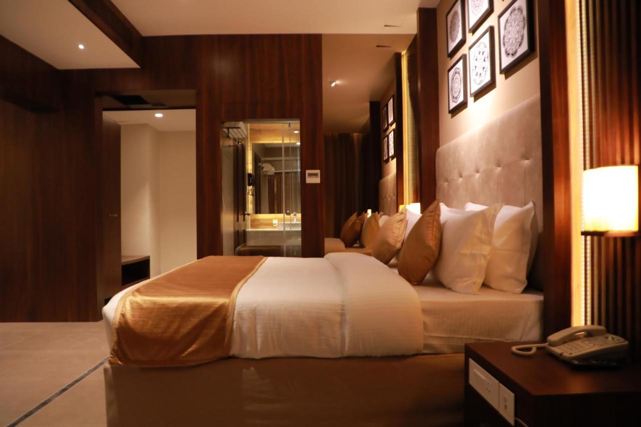 Magnet Hotel Kannur Buitenkant foto