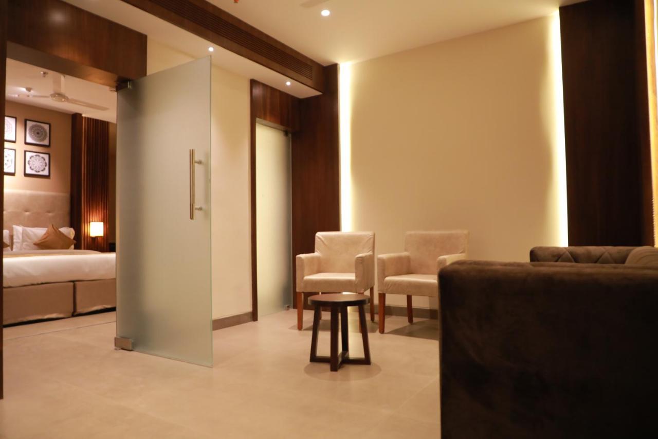 Magnet Hotel Kannur Buitenkant foto