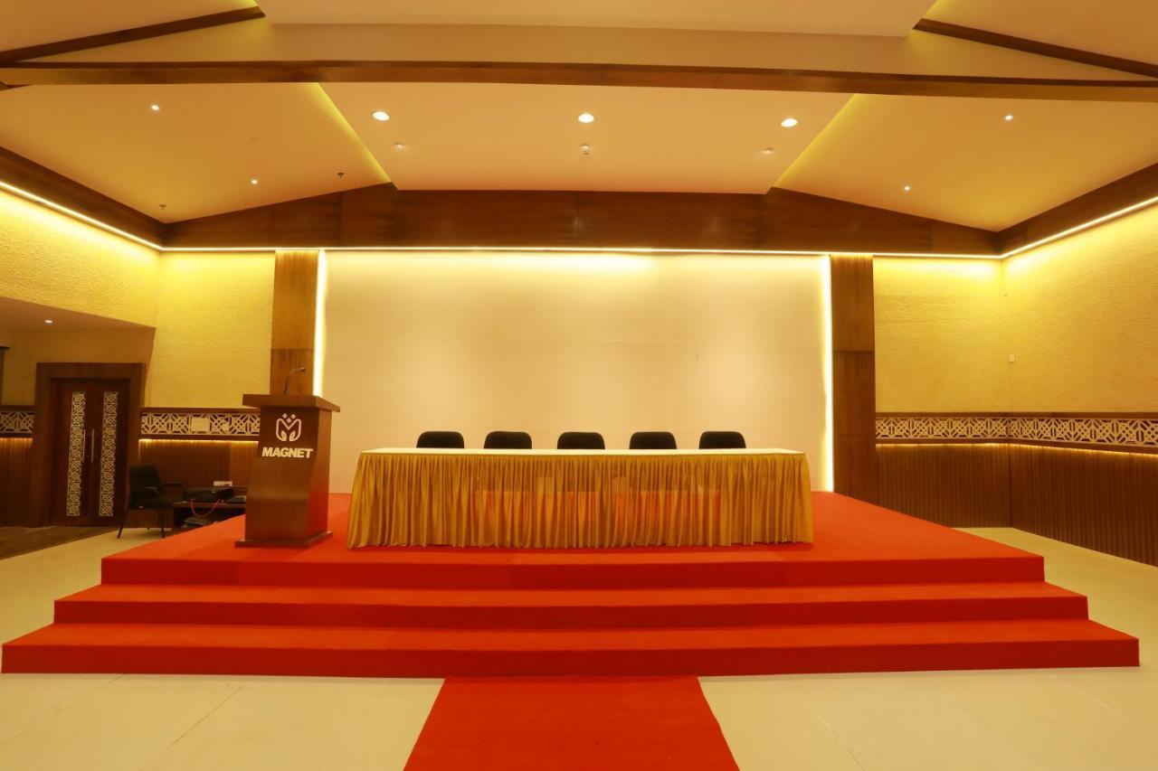 Magnet Hotel Kannur Buitenkant foto