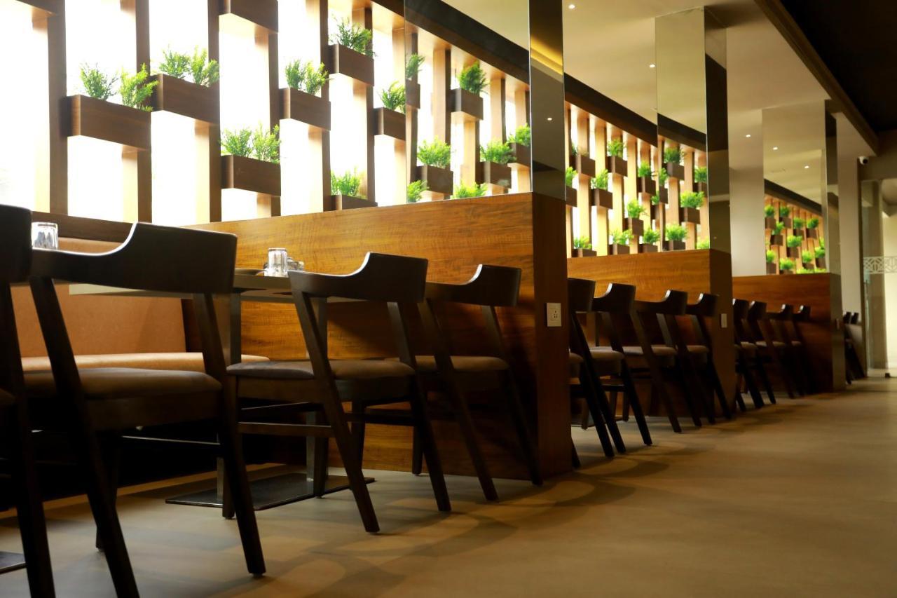 Magnet Hotel Kannur Buitenkant foto