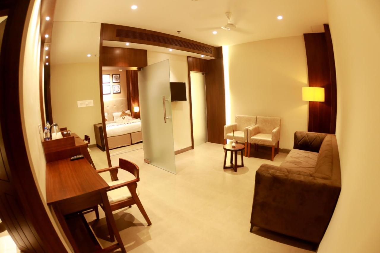 Magnet Hotel Kannur Buitenkant foto