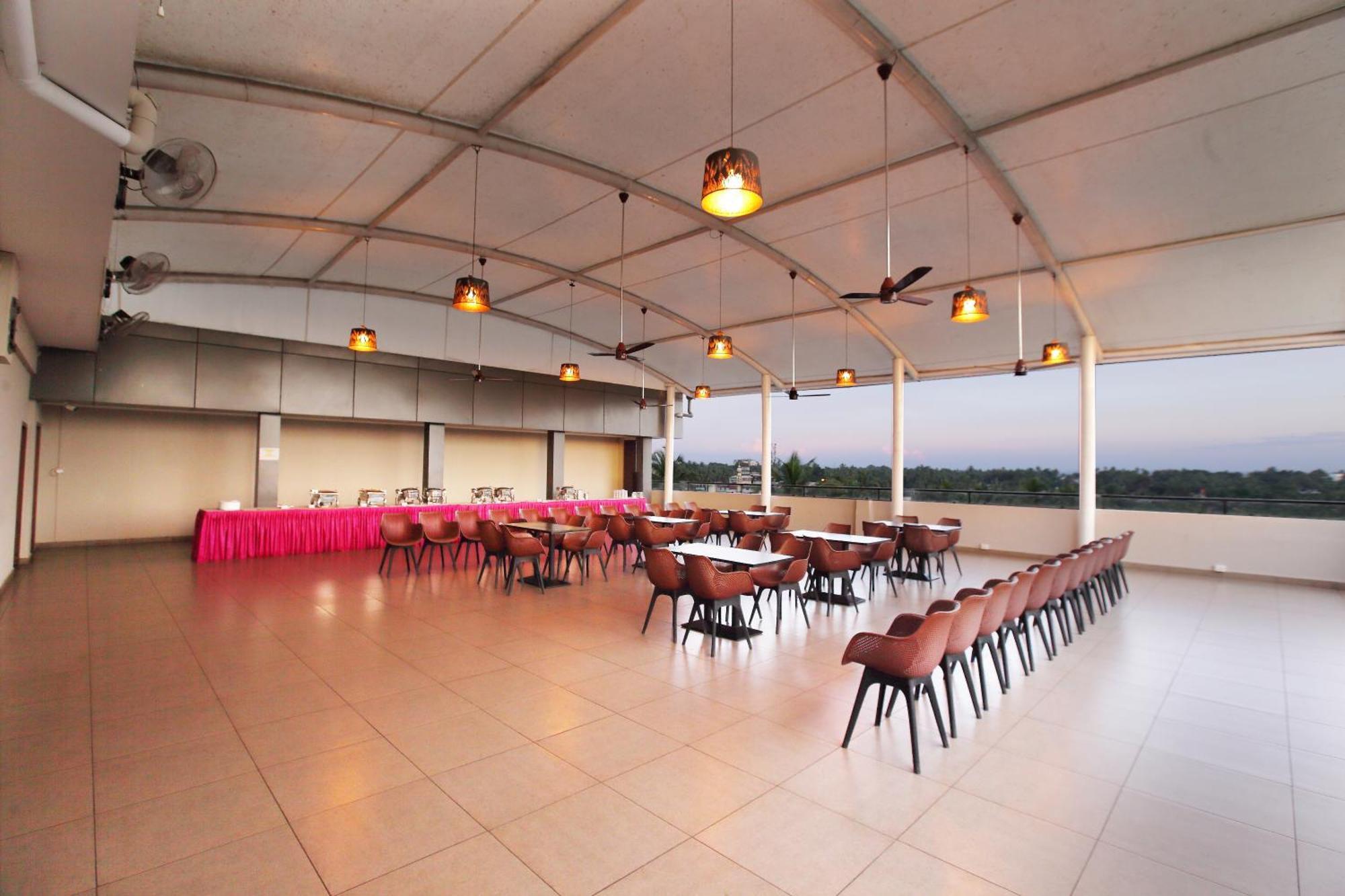 Magnet Hotel Kannur Buitenkant foto