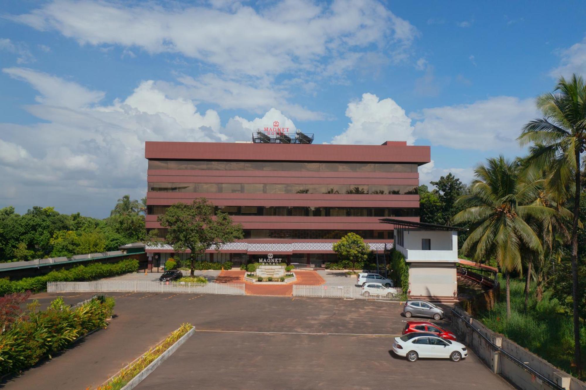 Magnet Hotel Kannur Buitenkant foto