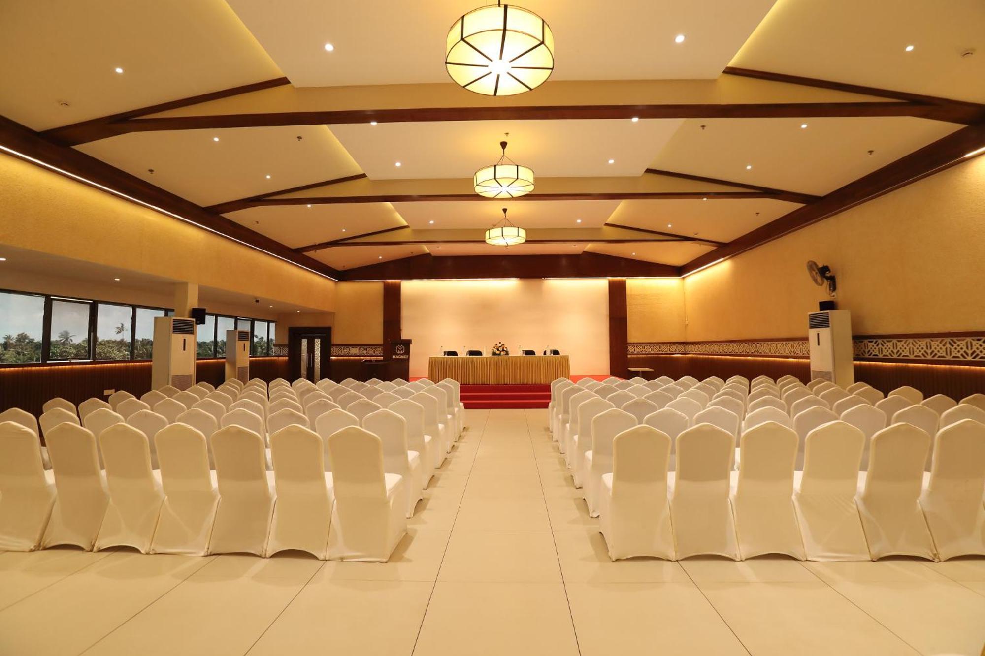 Magnet Hotel Kannur Buitenkant foto