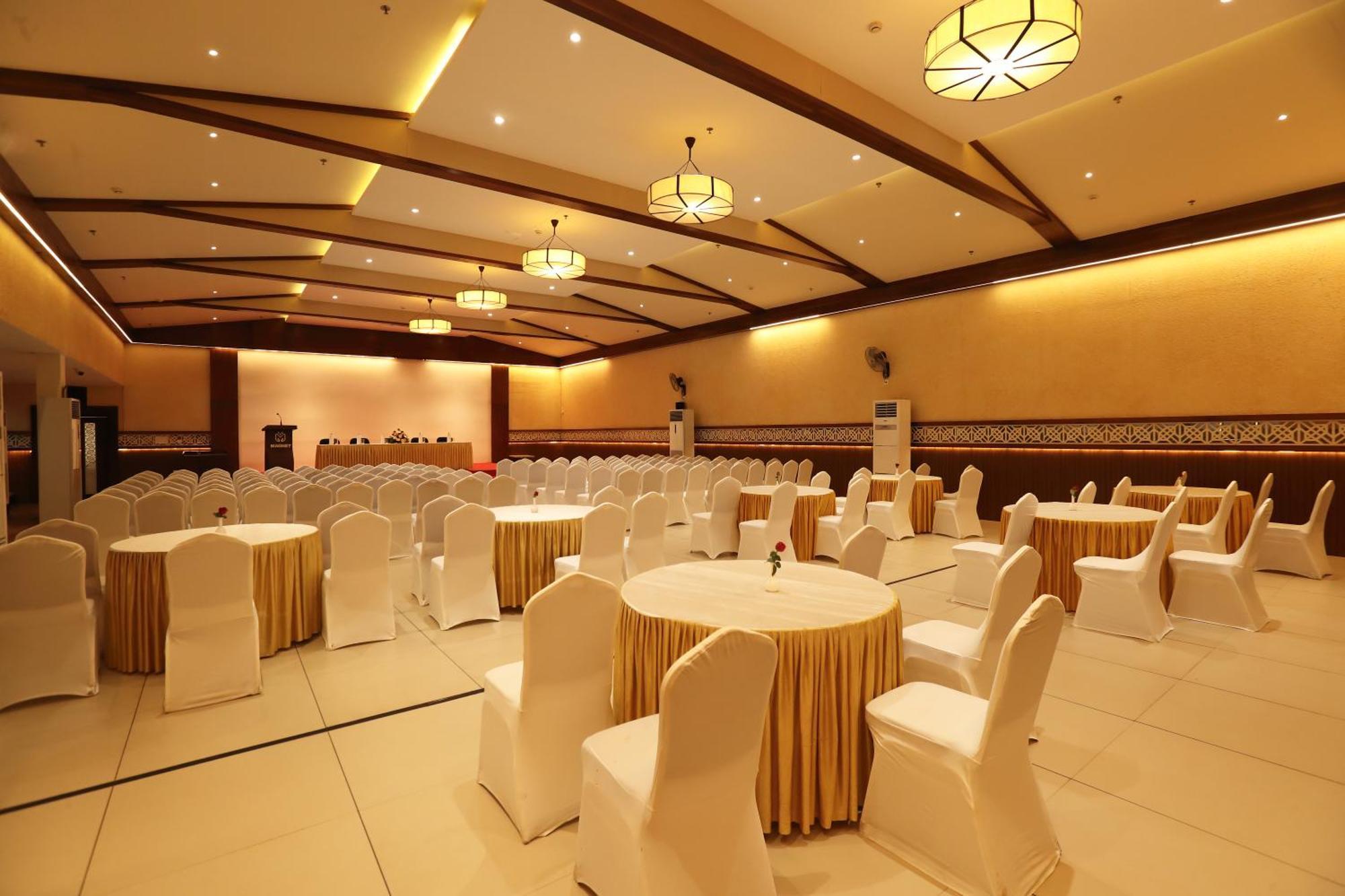 Magnet Hotel Kannur Buitenkant foto