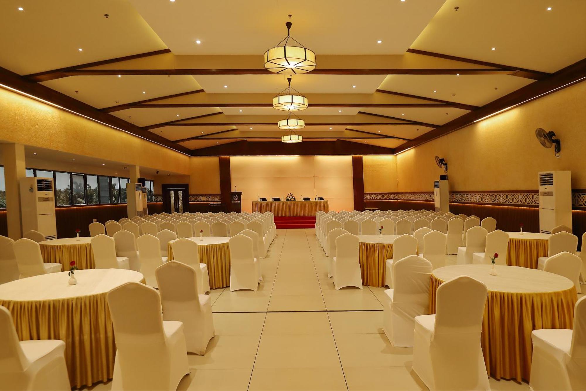 Magnet Hotel Kannur Buitenkant foto