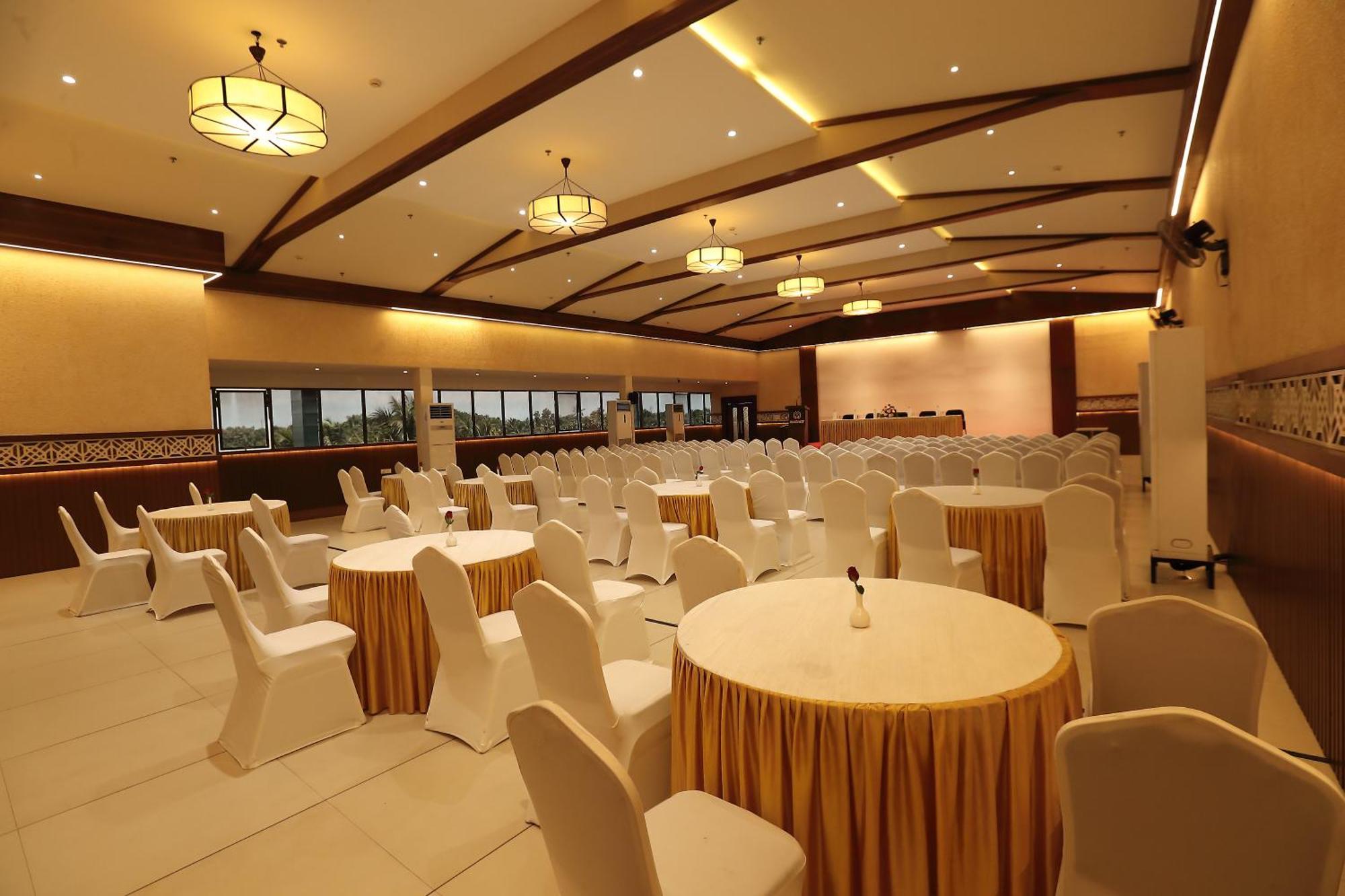 Magnet Hotel Kannur Buitenkant foto
